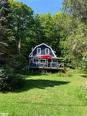 1079 Hewlitt Road, Muskoka Lakes, ON P1L 1X4
