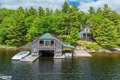 Detached in Muskoka Lakes