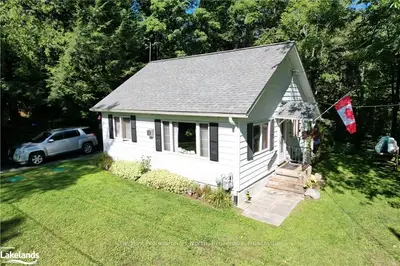34 Hoths Lane, Huntsville, On P0b 1l0