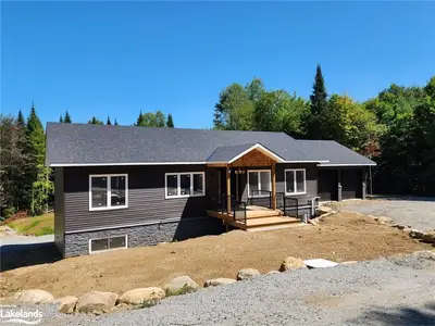 Detached in Kearney