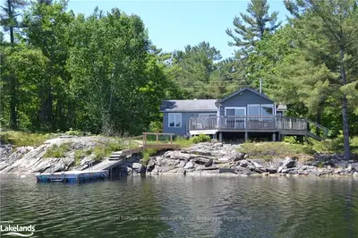 Detached in The Archipelago