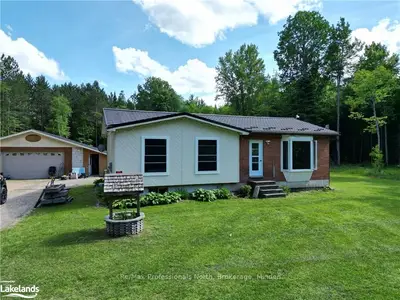 Detached in Algonquin Highlands