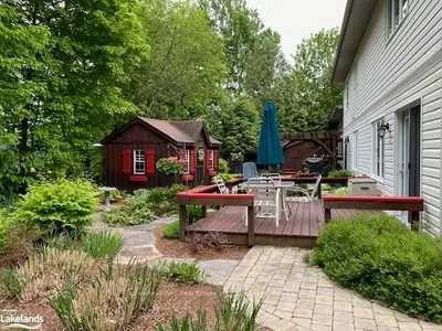 18 Knotty Pine Trail, Huntsville, On P1h 1s9