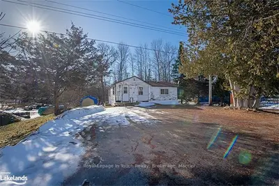 82 Prisque Road, Georgian Bay, On P0e 1e0