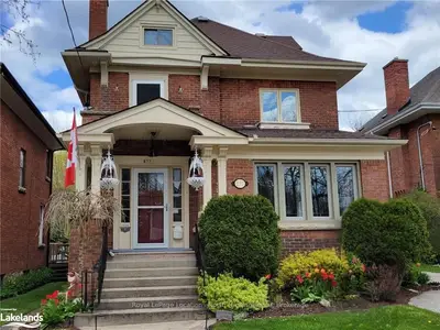 877 5TH Avenue E, Owen Sound, ON N4K 2R9