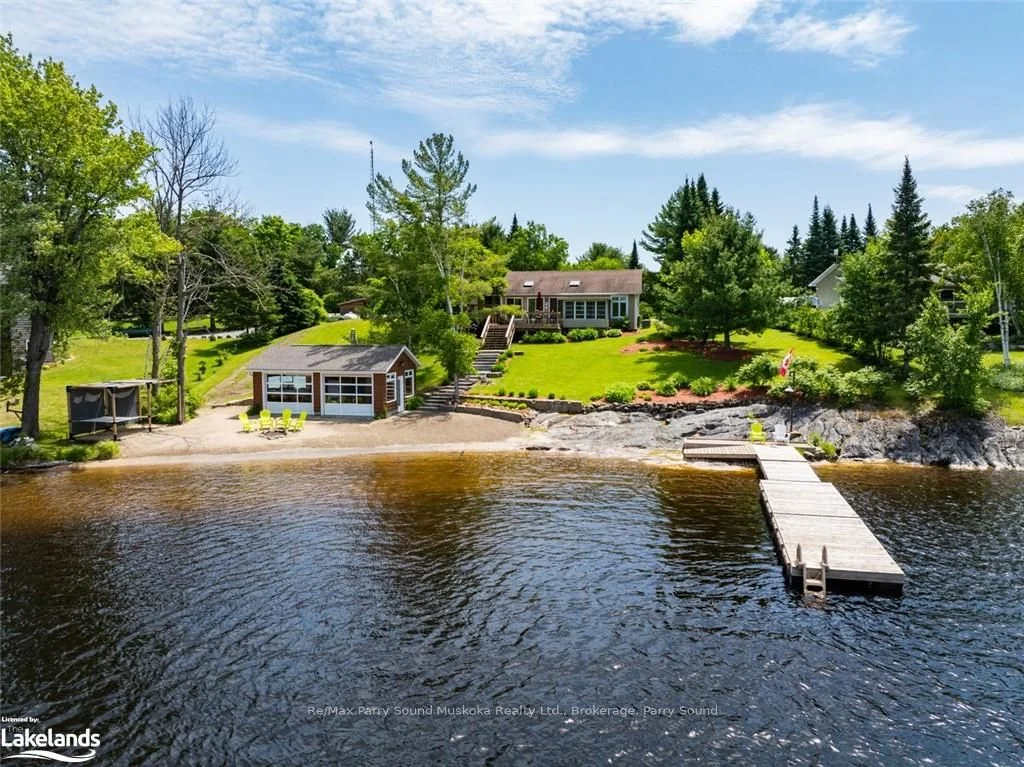 Detached in McKellar