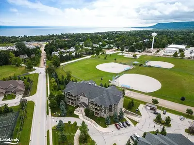 27 Beaver Street 303, Blue Mountains, On N0h 2p0