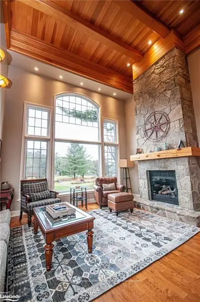 3876 Muskoka Road 118 West, Muskoka Lakes, On, P0b 1j0