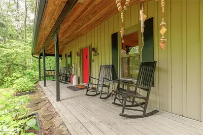 Detached in Blue Mountains