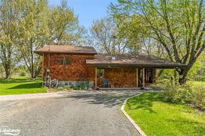 1003 Lynch's Lane, Minden Hills, On K0m 2l1