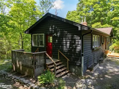 46 Hoths Lane, Huntsville, On P0b 1l0