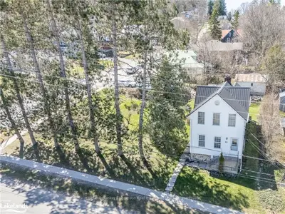 23 Centre Street S, Huntsville, On P1h 1v9