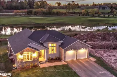 258 SNOWBERRY Lane, Georgian Bluffs, ON N4K 5N4