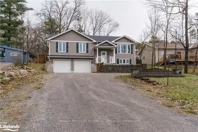 1050 Muskoka Road N, Gravenhurst, On P1p 1r7