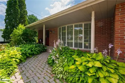 25 Forest View Drive, Huntsville, On P1h 1e9