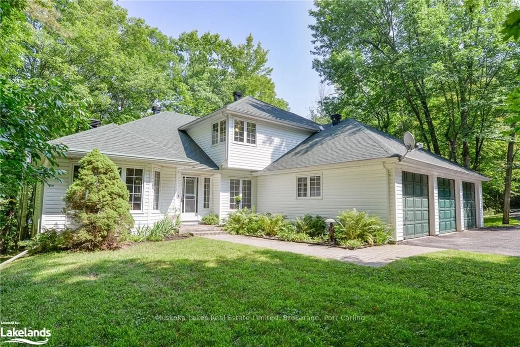 24 Mirror Lake Drive, Muskoka Lakes, On P0b 1j0