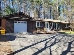 812 DEER LAKE RD Road, Huntsville, ON P0B 1L0