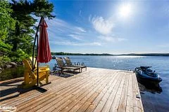 55 LAKE Drive, Huntsville, ON P1H 1E7