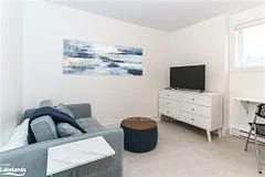 8 MAIN Street E 5, Huntsville, ON P1H 2C9