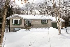225 Woodland Drive, Huntsville, On P1h 1a6