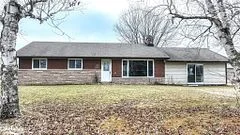 318 Monck Road, Kawartha Lakes, On L0k 1w0