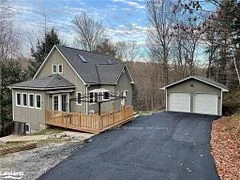140 WOODLAND Drive, Huntsville, ON P1H 1A7