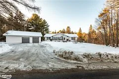 2250 Lone Pine Drive, Huntsville, On P0b 1l0