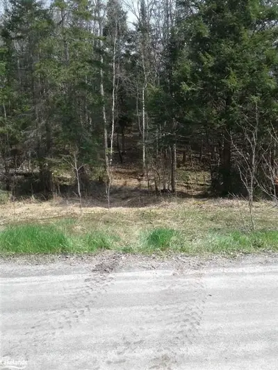 110 10th & 11th, Parry Sound Remote Area, On, P0h 1a0