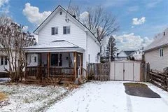 18 WAKEFIELD Street, Parry Sound, ON P2A 2V1