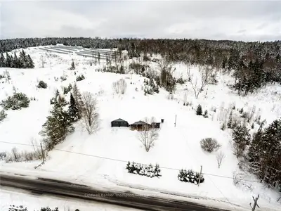 221 Peggs Mountain Road, Armour, On P0a 1c0