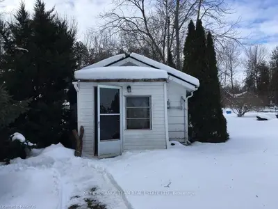 154 Lakeshore Road S, Meaford, On N4l 0a7