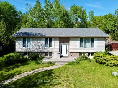 360 Tyendinaga Drive, Saugeen Shores, On N0h 2l0