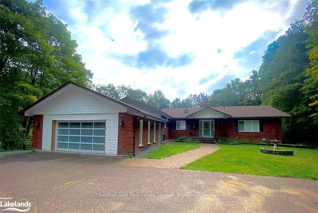 70 Penfold Lake - Upper Floor Only Road, Huntsville, On P0b 1m0