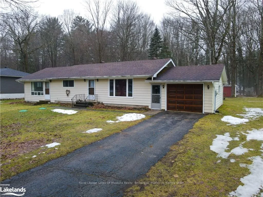 96 Bridgedale Road, Huntsville, On P0b 1l0