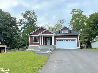 12 MARGARET Street, Parry Sound, ON P2A 2B1