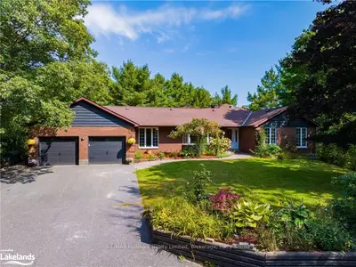 21 EDWARD Street, Parry Sound, ON P2A 2Y5