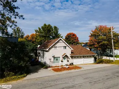 631 MOUNTAIN Street, Dysart et al, ON K0M 1S0
