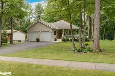 16 MCCRANK Drive, Bracebridge, ON P1L 1A9