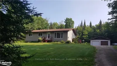 1446 PICKEREL AND JACK LAKE Road, Armour, ON P0A 1C0