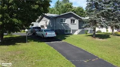 13 EDWARD Street, Parry Sound, ON P2A 2W6