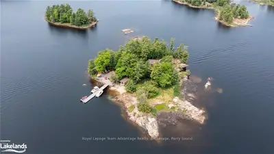 1A6 ISLAND (LILY), The Archipelago, ON, P0G 1K0