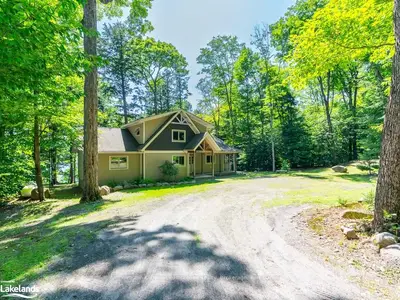 1086 BRACKENRIG Road 2, Muskoka Lakes, ON P0B 1J0