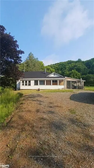 1182 KENNISIS LAKE Road, Dysart et al, ON K0M 2S0