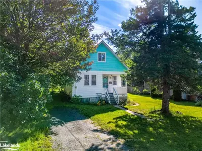 9 VICTORIA Avenue, Parry Sound, ON P2A 2B9