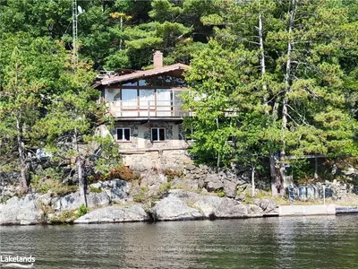 2 Severn River Shore , Muskoka Lakes, ON P0C 1M0