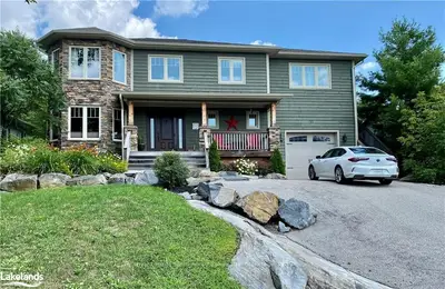 11 MANN Avenue N, Parry Sound, ON P2A 2H3