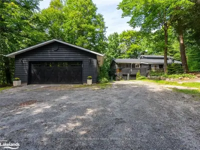 26 WOODLAND Drive, Seguin, ON P0C 1J0