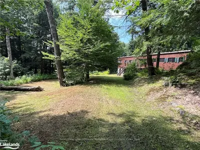 7 PINE Crescent, Huntsville, ON P1H 2J2