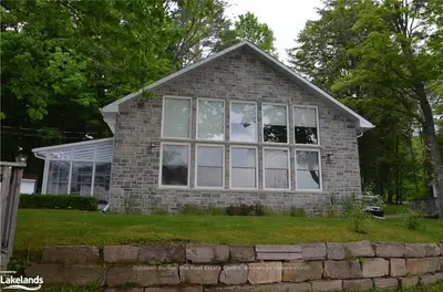 1040 TEN MILE BAY Road, Lake of Bays, ON P0A 1H0