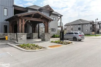 10 BECKWITH Lane 102, Blue Mountains, ON L9Y 0A4